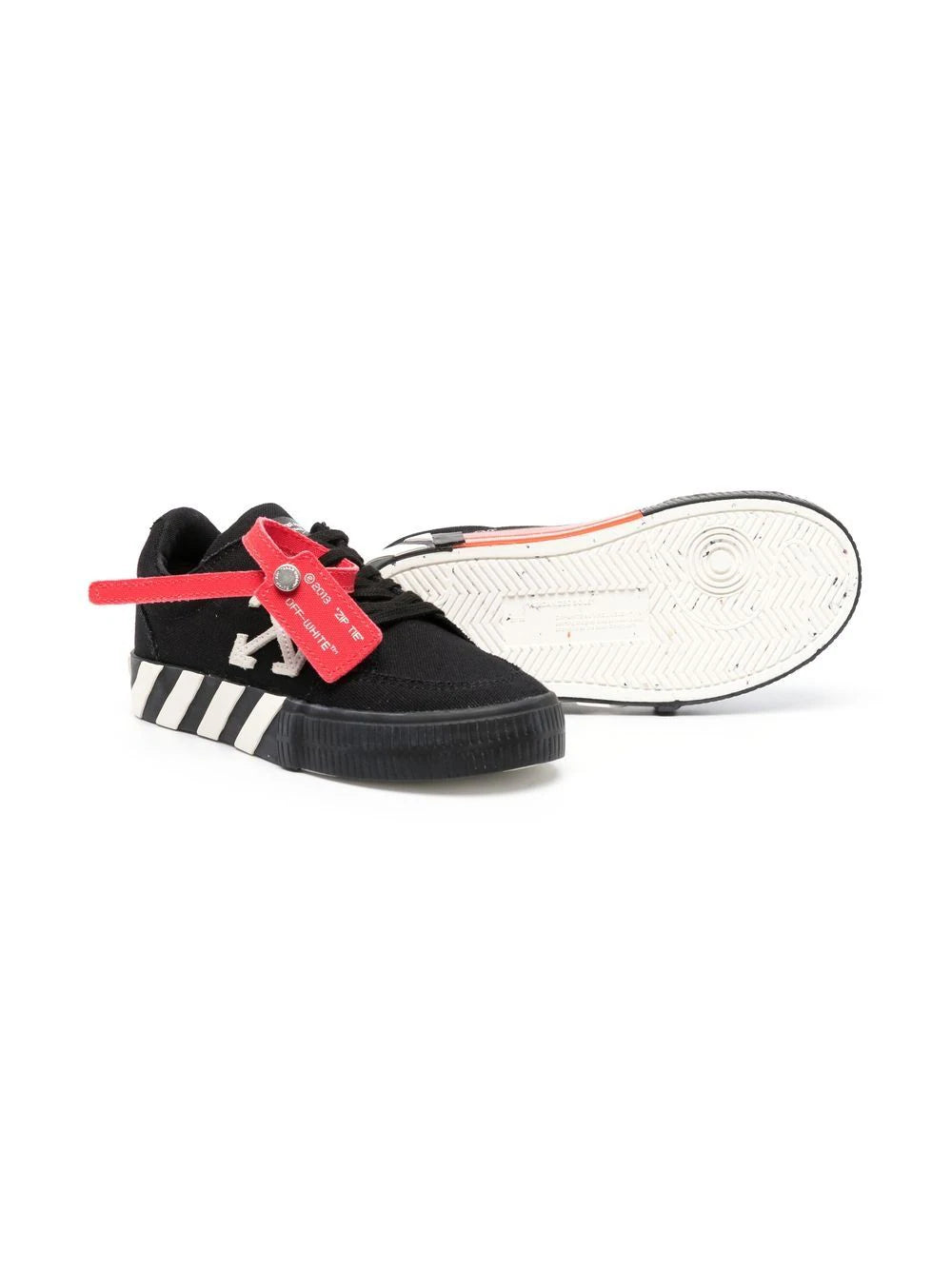 VULCANIZED LACE UP BLACK WHITE