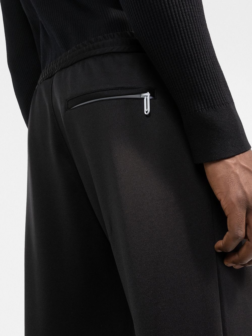 SINGLE ARROW SLIM TRACKPANT BLACK WHITE